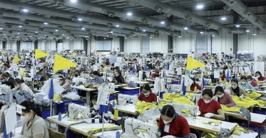 Dệt may là một trong những nhóm hàng có kim ngạch xuất khẩu lớn nhất của Việt Nam sang Nga. (Ảnh: TTXVN)