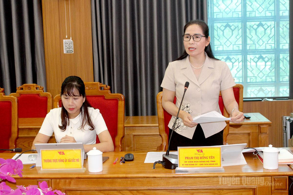 Lãnh đạo xã Bắc Mê phát biểu ý kiến tại buổi làm việc.