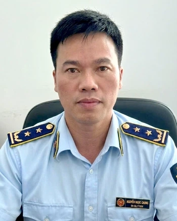Anh Nguyễn Ngọc Chung, Đội trưởng Đội Quản lý thị trường số 5,   Chi cục Quản lý thị trường tỉnh