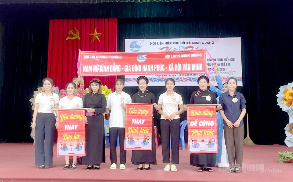 Một phần thi  tại Hội thi tìm kiếm giải pháp sáng tạo, hiệu quả trong truyền thông xóa bỏ định kiến giới, phòng chống bạo lực gia đình, phòng chống mua bán phụ nữ và trẻ em.