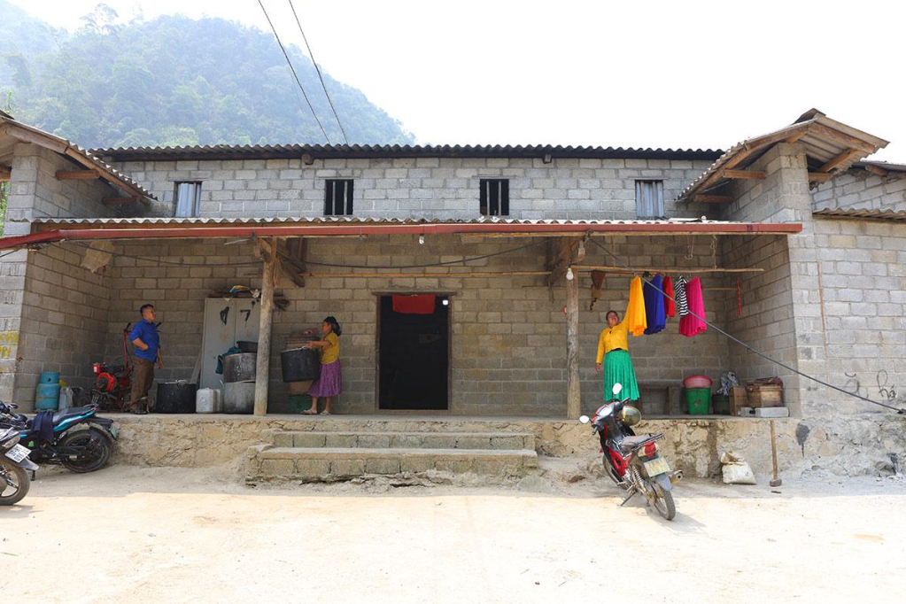 Những ngôi nhà kiên cố, khang trang ở Thắng Mố được xây dựng từ nguồn vốn hỗ trợ của các Chương trình mục tiêu quốc gia.