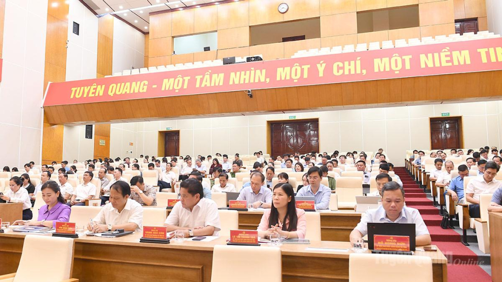 Các đồng chí lãnh đạo chủ chốt của tỉnh tham dự lớp bồi dưỡng.