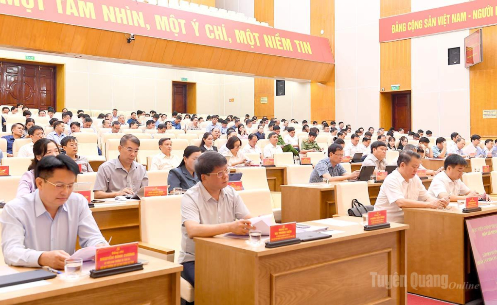 Các đồng chí Ủy viên Ban Thường vụ Tỉnh ủy dự lớp bồi dưỡng.