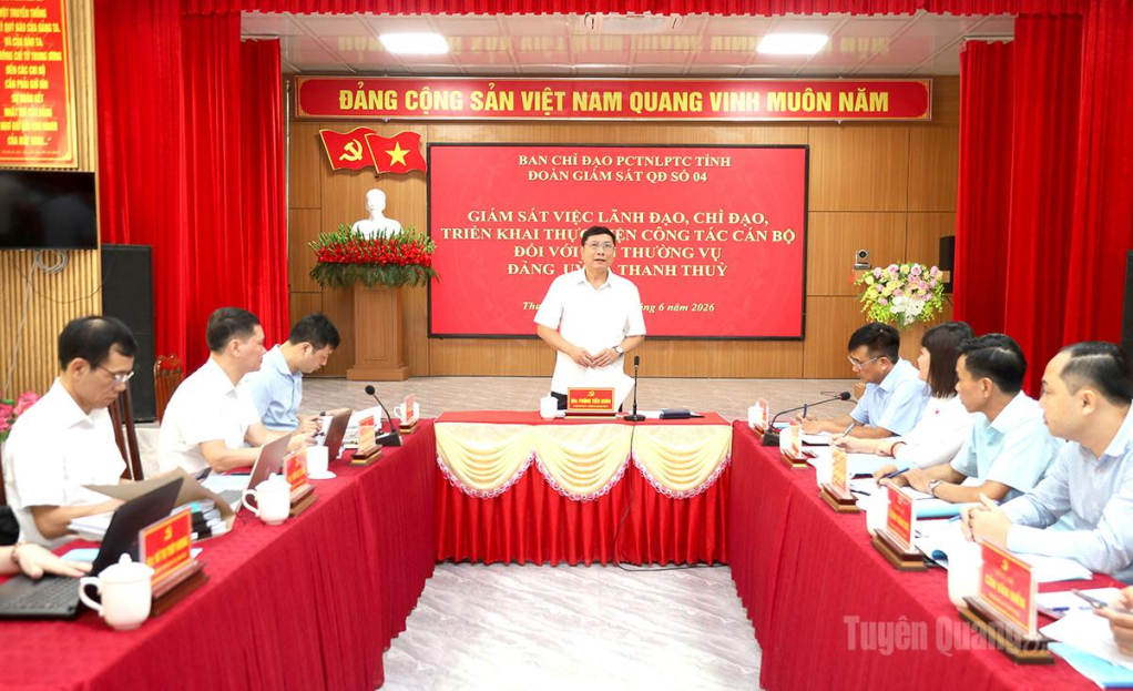 Đoàn giám sát của tỉnh làm việc với Ban Thường vụ Đảng ủy xã Thanh Thủy.