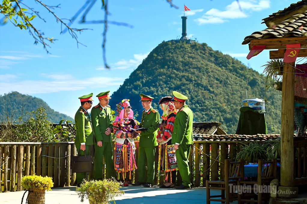 Một góc làng du lịch tốt nhất thế giới Lô Lô Chải yên bình lưu giữ những nét văn hóa đặc sắc.