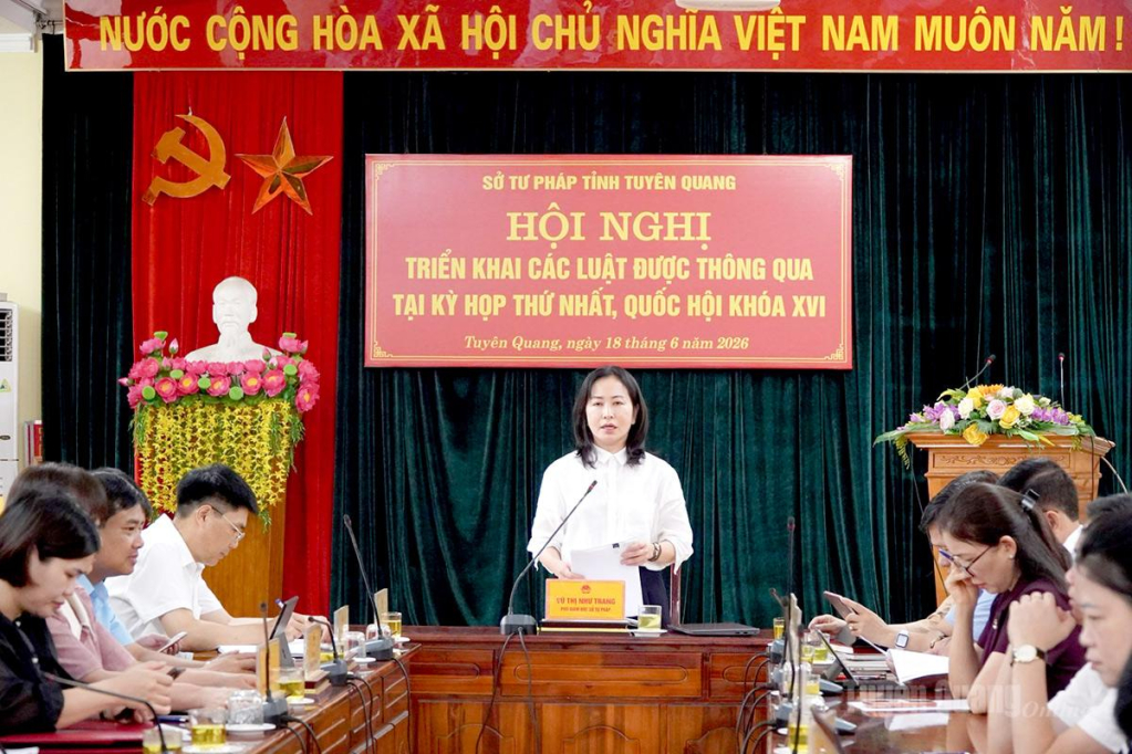 Đồng chí Vũ Thị Như Trang, Phó Giám đốc Sở Tư pháp, Phó Chủ tịch Hội đồng phối hợp PBGDPL tỉnh chủ trì Hội nghị.