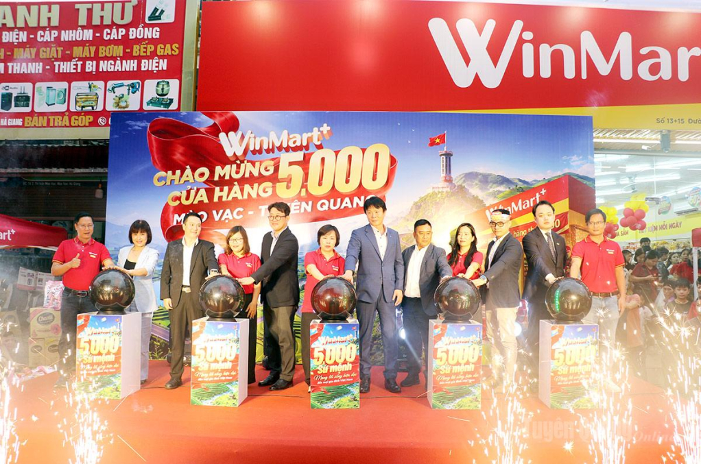 Nghi thức khai trương WinMart+.
