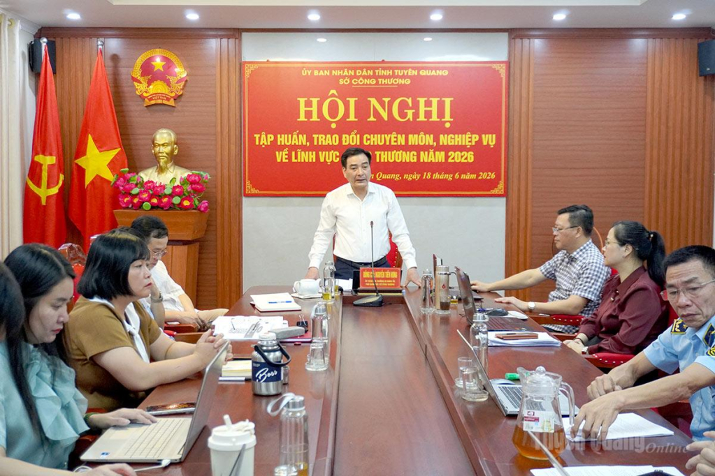 Lãnh đạo Sở Công thương phát biểu tại Hội nghị tập huấn.