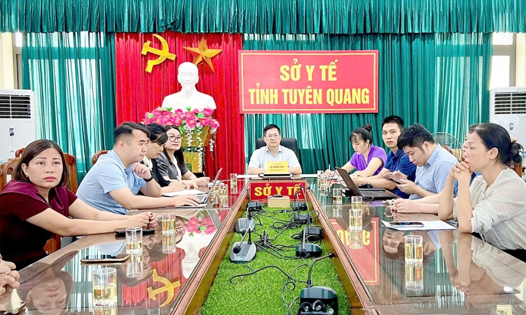 Các đại biểu dự Hội nghị tại điểm cầu Sở Y tế tỉnh Tuyên Quang.
