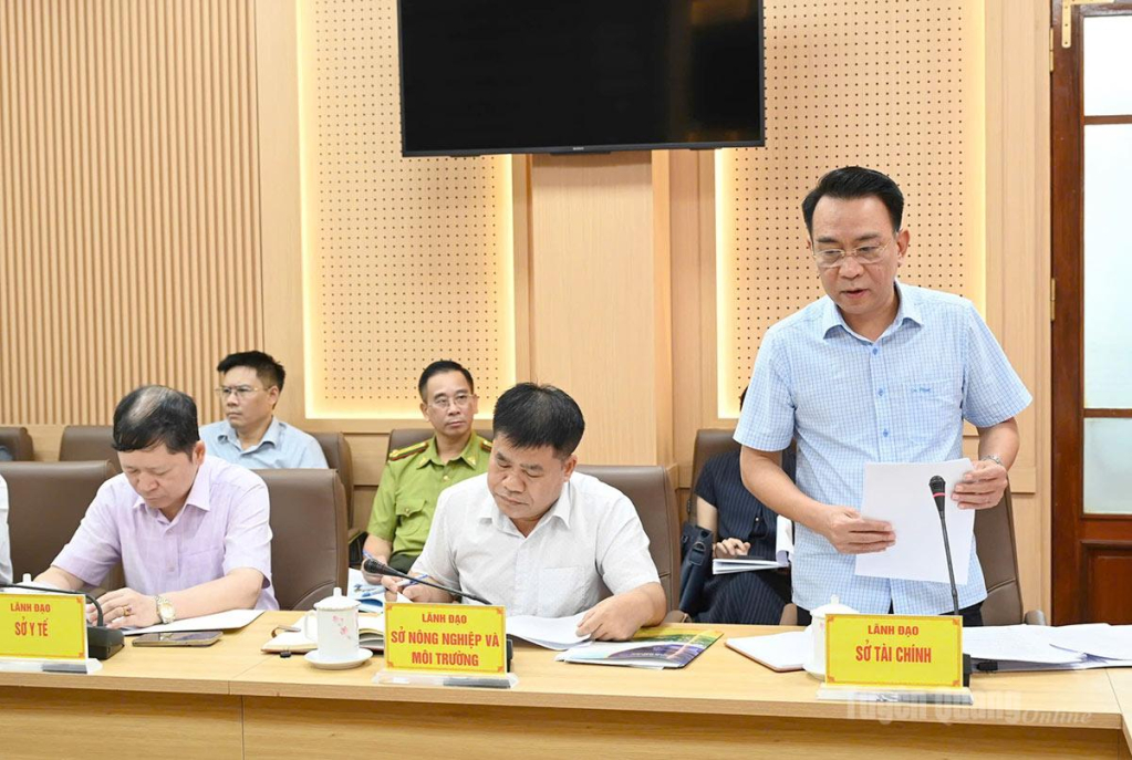 Lãnh đạo Sở Tài chính báo cáo tình hình giải ngân nguồn vốn.
