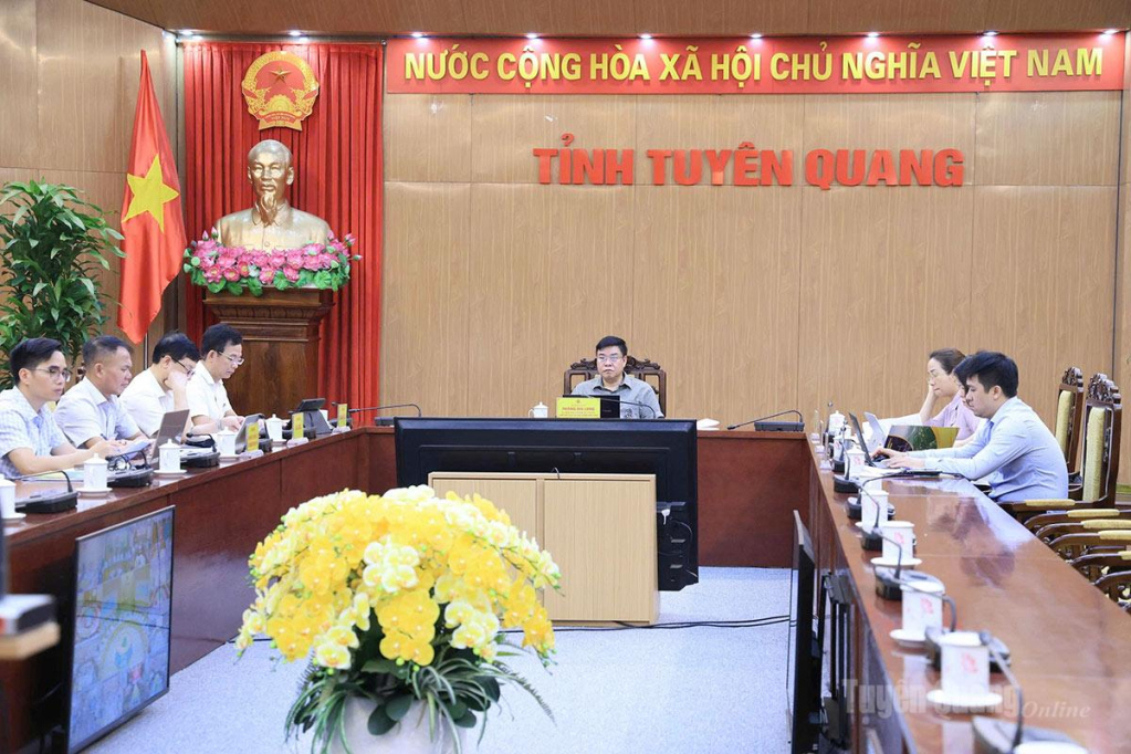 Các đại biểu dự tại điểm cầu Tuyên Quang.