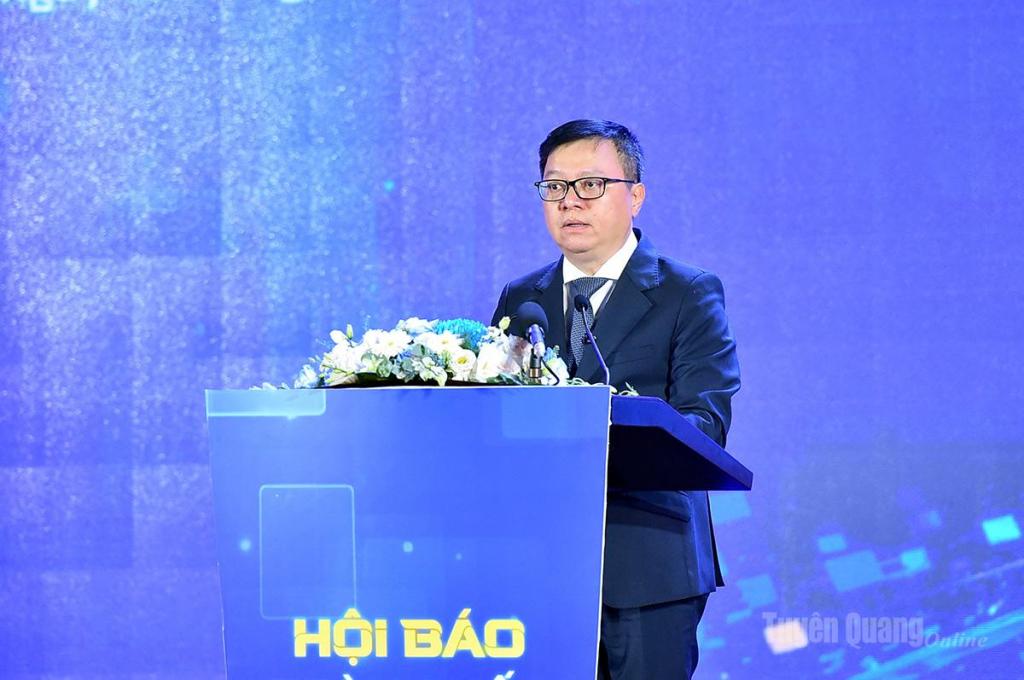 Đồng chí Lê Quốc Minh, Tổng Biên tập Báo Nhân dân, Chủ tịch Hội Nhà báo Việt Nam phát biểu tại lễ khai mạc Hội báo toàn quốc năm 2026.