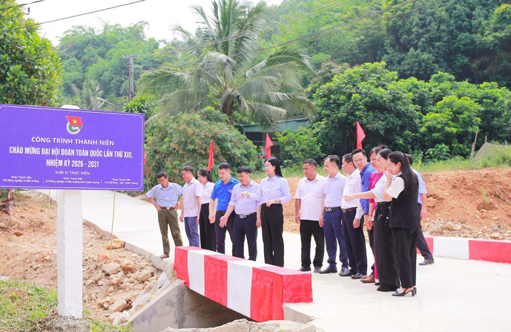 Công trình cầu và đường giao thông thôn 9 được đưa vào sử dụng, góp phần cải thiện điều kiện đi lại cho người dân địa phương.