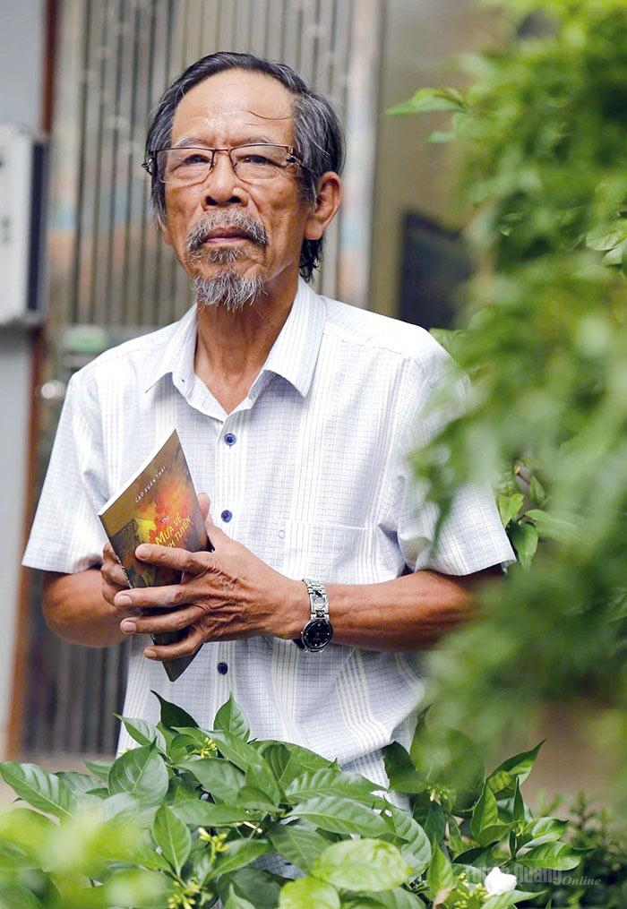 Nhà thơ Cao Xuân Thái. 
