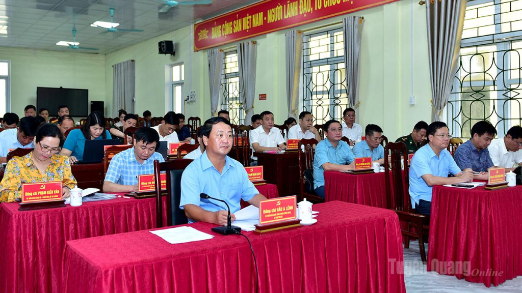 Bí thư Tỉnh ủy Hầu A Lềnh chủ trì Hội nghị giao ban giữa Bí thư Tỉnh uỷ với Đảng uỷ 17 xã biên giới trên địa bàn tỉnh.