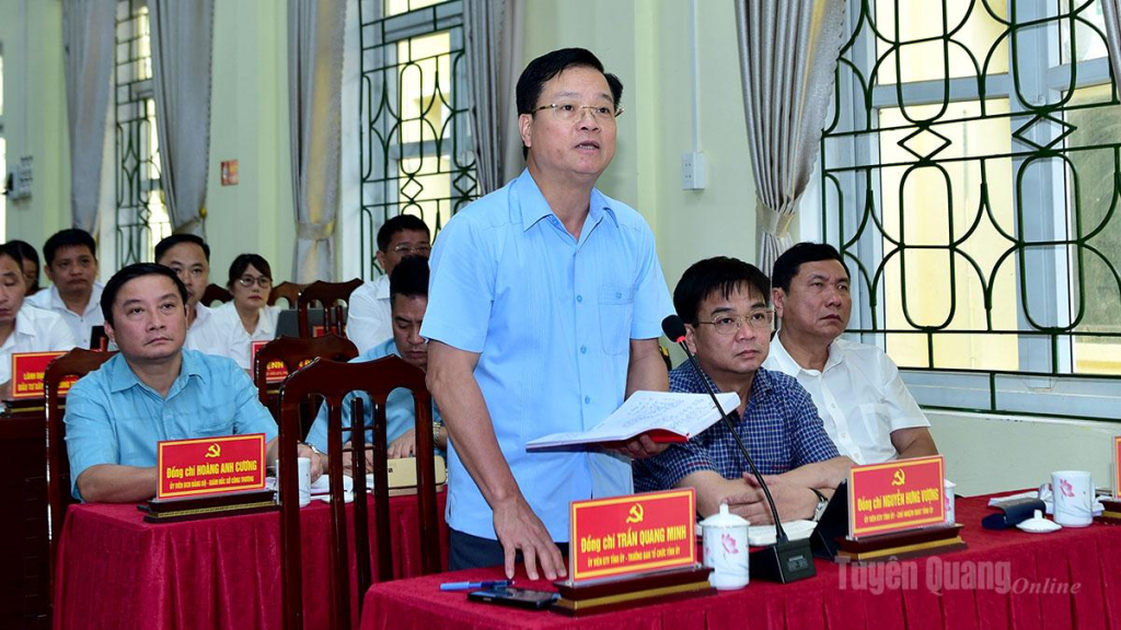Trưởng Ban Tổ chức Tỉnh uỷ Trần Quang Minh phát biểu thảo luận tại hội nghị.