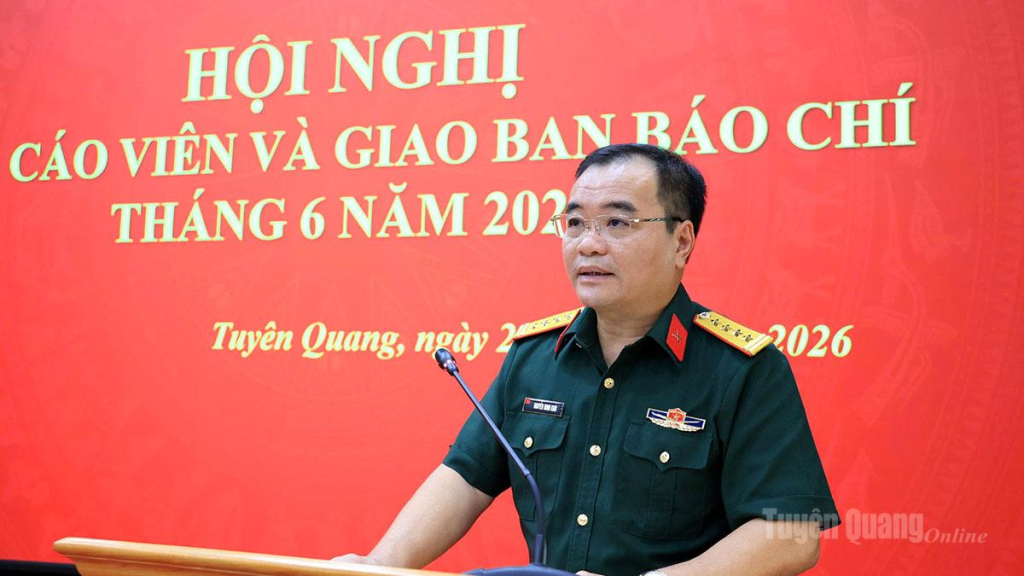 Lãnh đạo Bộ Chỉ huy Quân sự tỉnh thông tin việc triển khai Chiến dịch 500 ngày đêm đẩy mạnh thực hiện tìm kiếm, quy tập và xác định danh tính hài cốt liệt sỹ trên địa bàn.