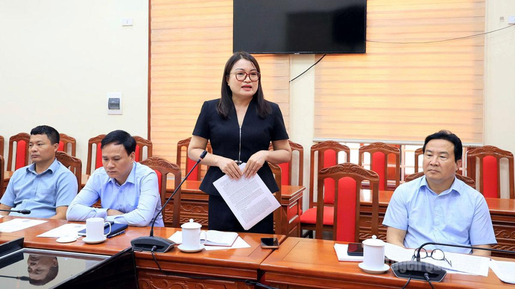 Lãnh đạo Báo và phát thanh, truyền hình Tuyên Quang báo cáo làm rõ thêm kết quả công tác tuyên truyền trong tháng 6.