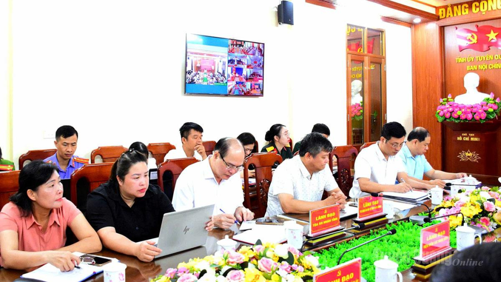 Các đại biểu dự hội nghị.