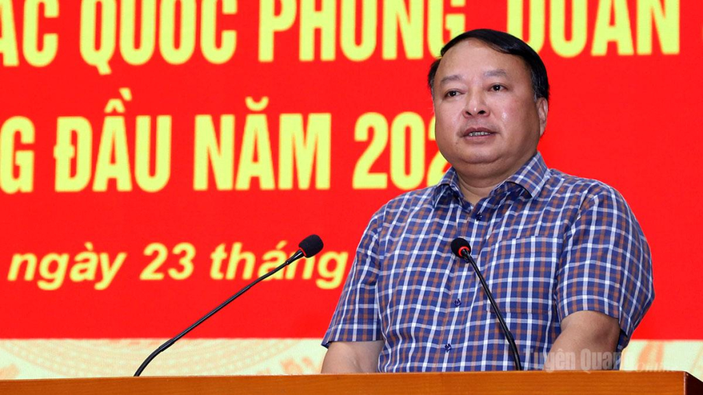 Phó Bí thư Tỉnh ủy, Chủ tịch UBND tỉnh Phan Huy Ngọc phát biểu tại hội nghị.