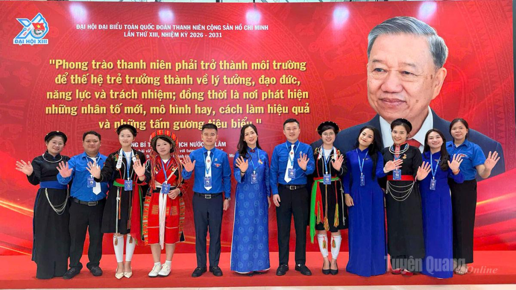 Đoàn đại biểu thanh niên Tuyên Quang dự Đại hội đại biểu toàn quốc Đoàn TNCS Hồ Chí Minh lần thứ XIII.
