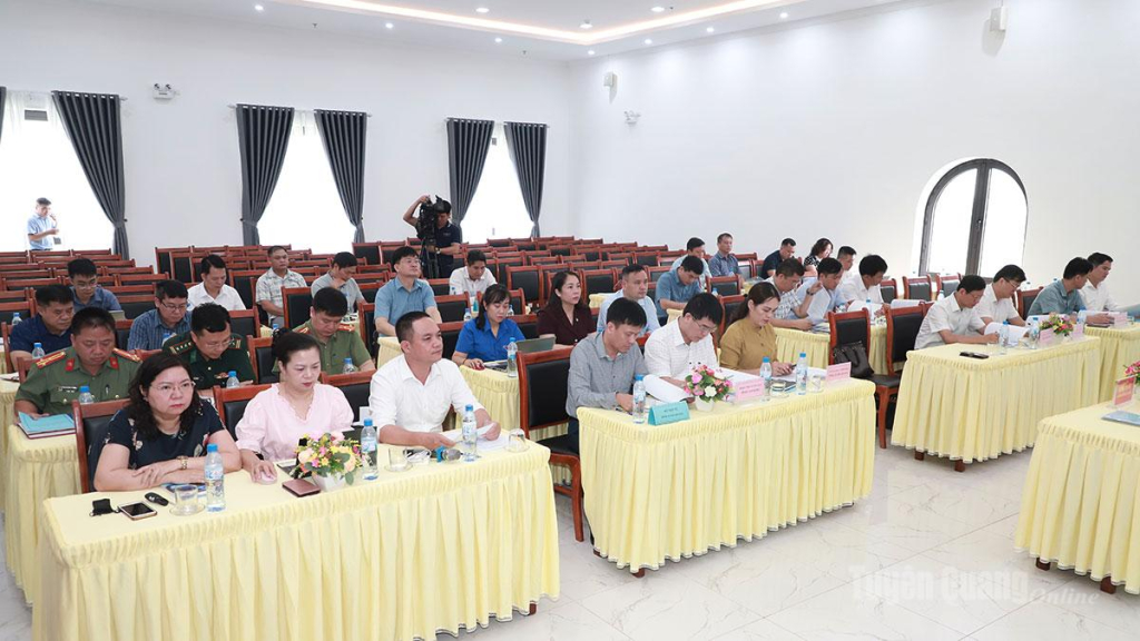 Các đại biểu tham dự buổi hội thảo.