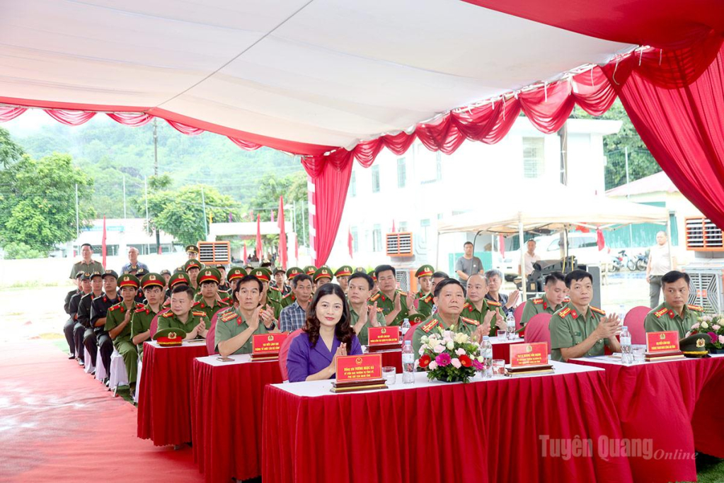 Đồng chí Vương Ngọc Hà, Ủy viên Ban Thường vụ Tỉnh ủy, Phó Chủ tịch UBND tỉnh dự lễ khởi công.