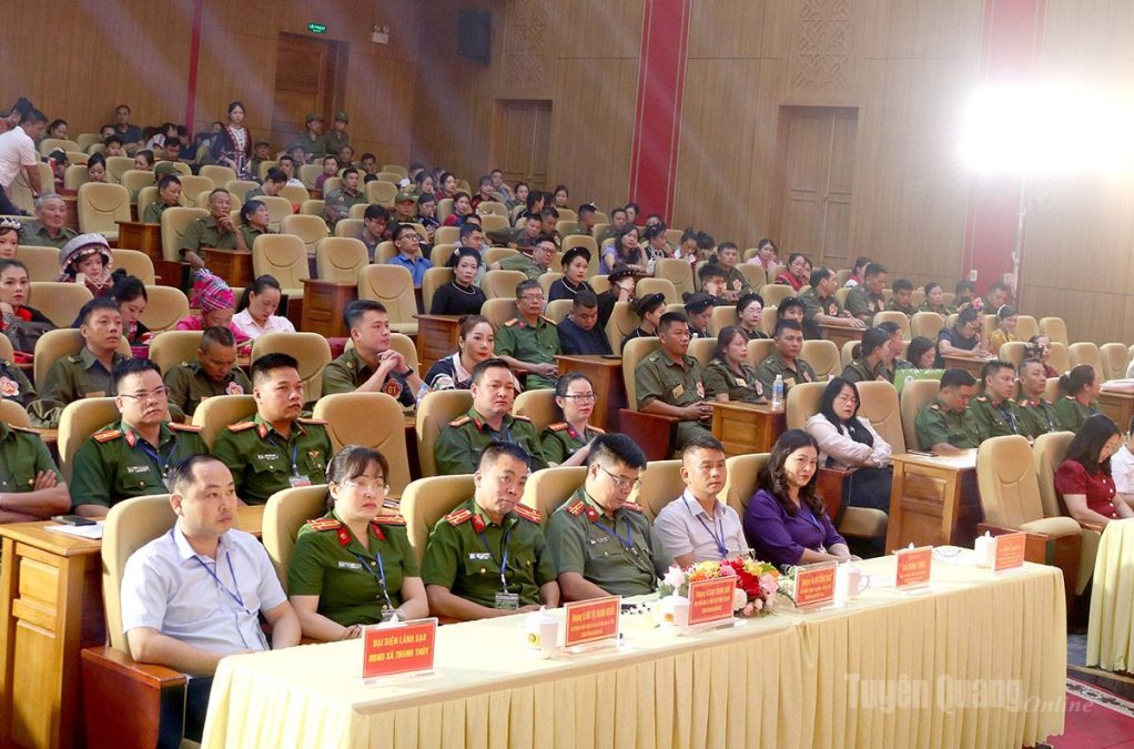 Các đại biểu dự khai mạc Chung khảo Hội thi lực lượng tham gia bảo vệ an ninh, trật tự ở cơ sở giỏi tỉnh Tuyên Quang lần thứ I năm 2026.