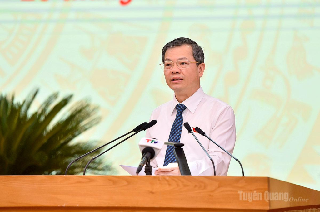 Đồng chí Nguyễn Văn Sơn, Chủ tịch HĐND tỉnh phát biểu bế mạc kỳ họp.