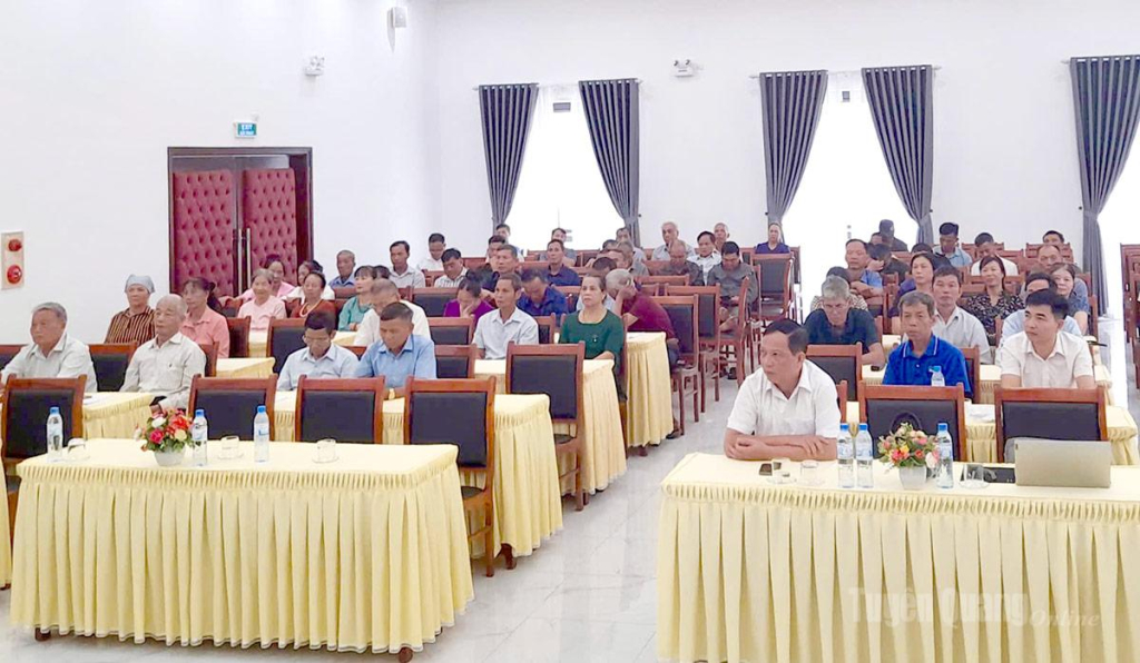 Đại biểu dự hội nghị tập huấn.