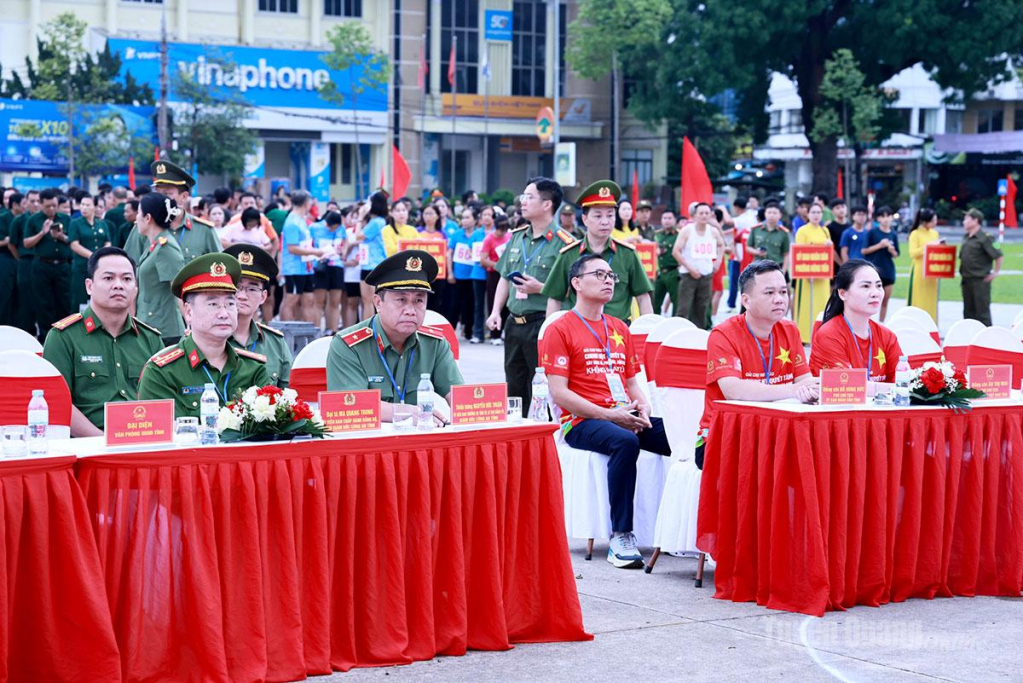 Các đại biểu dự lễ mít tinh hưởng ứng Tháng hành động phòng, chống ma túy 2026.