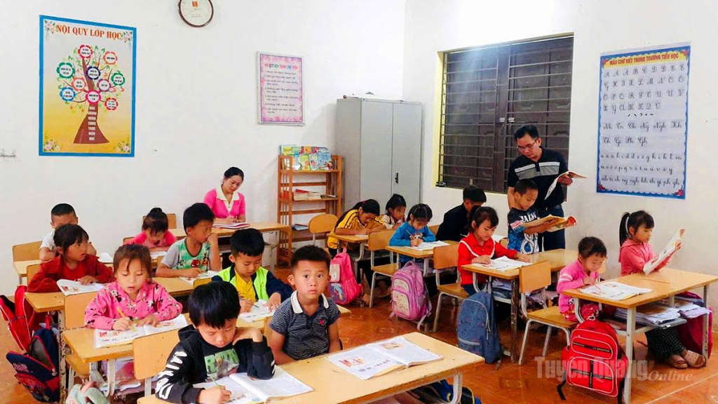 Các trường học trên địa bàn xã biên giới Minh Tân sẽ được triển khai chương trình dạy tiếng Mông.