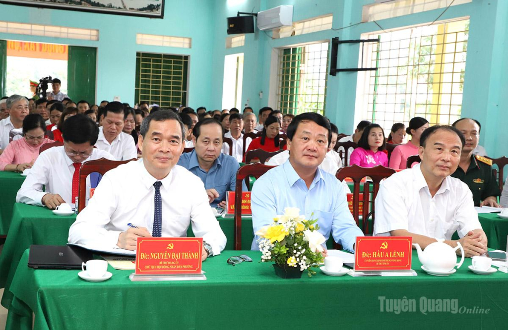 Bí thư Tỉnh ủy Hầu A Lềnh dự hội nghị tại phường Mỹ Lâm.