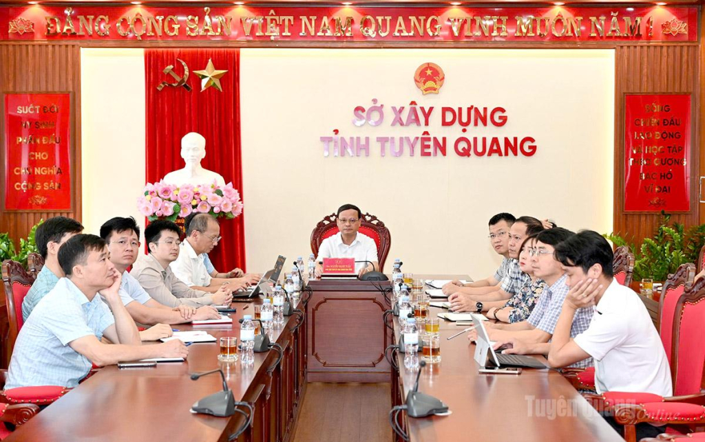 Các đại biểu dự hội nghị tại điểm cầu Tuyên Quang.