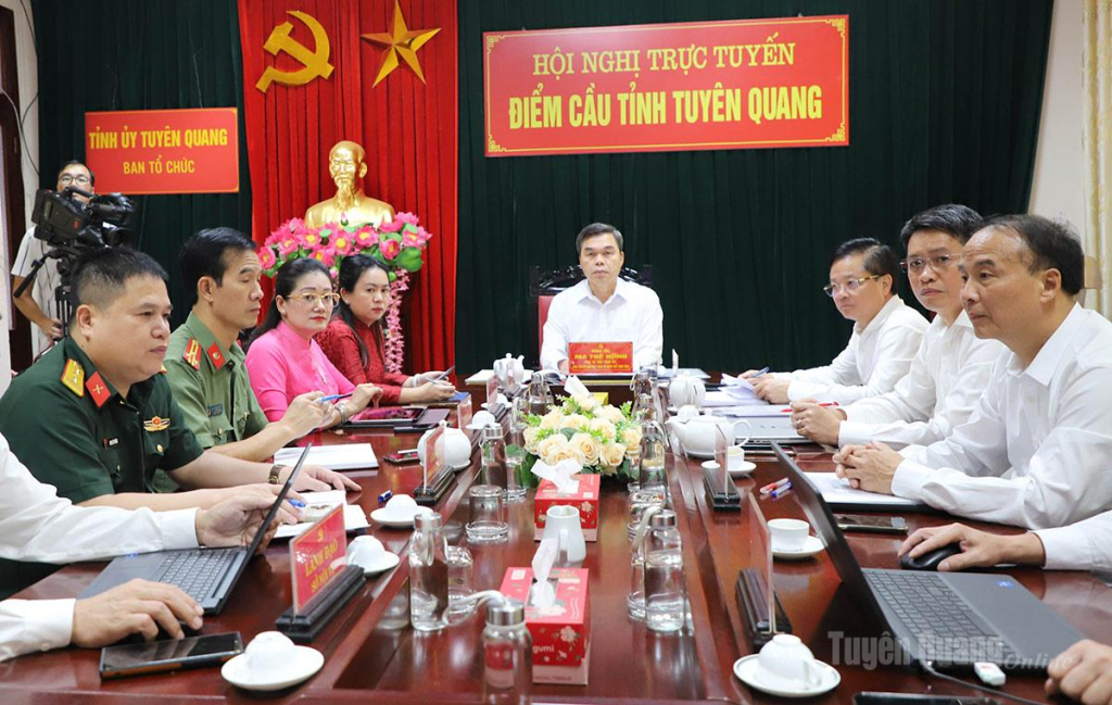 Phó Bí thư Tỉnh ủy, Chủ tịch Ủy ban MTTQ tỉnh Ma Thế Hồng chủ trì hội nghị tại điểm cầu tỉnh Tuyên Quang.