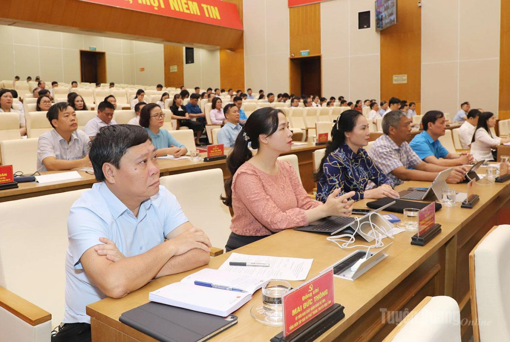 Các đại biểu dự hội nghị.