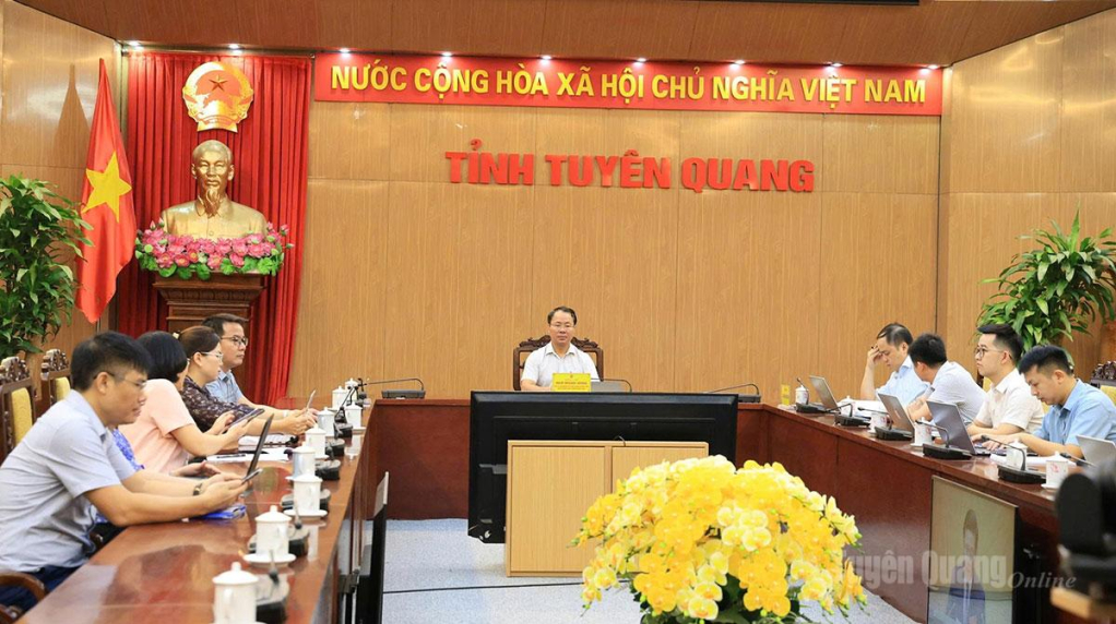 Các đại biểu dự hội nghị tại điểm cầu Đảng ủy Văn phòng UBND tỉnh.