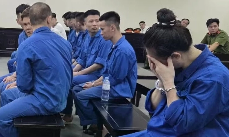 Tuy&ecirc;n &aacute;n nh&oacute;m giả danh &ldquo;Huấn Hoa Hồng&rdquo; cho vay tiền để lừa đảo, bu&ocirc;n b&aacute;n thận