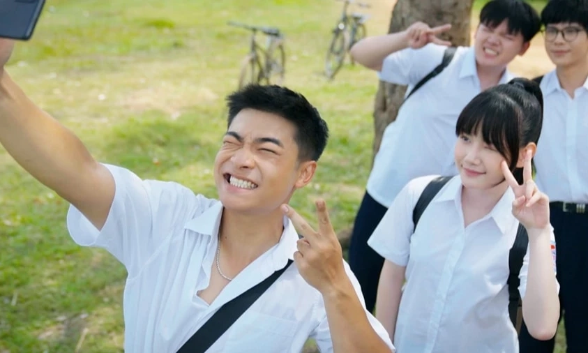 Phim truyền h&igrave;nh &ldquo;Ph&iacute;a b&ecirc;n kia th&agrave;nh phố&rdquo;: Chạm v&agrave;o thế giới tuổi mới lớn