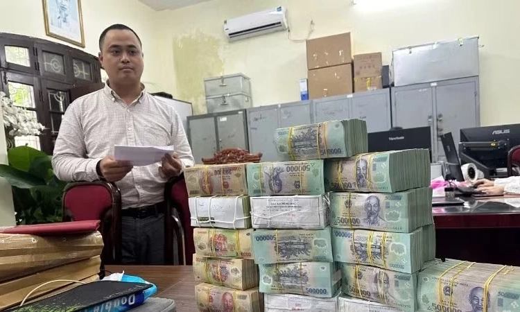 Bắt ổ nh&oacute;m n&uacute;p b&oacute;ng danh nghĩa c&ocirc;ng ty tiếp tay 22 website cờ bạc