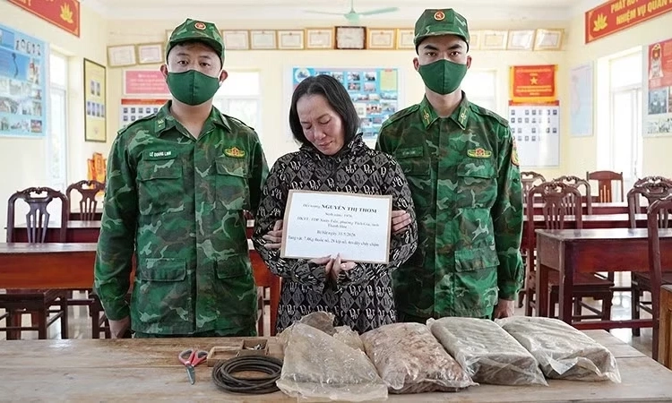 Thanh H&oacute;a: Bắt quả tang đối tượng t&agrave;ng trữ vật liệu nổ