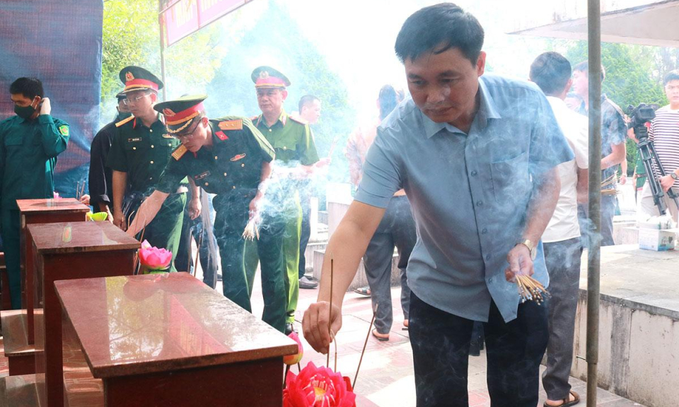 Chủ động triển khai nhiệm vụ lấy mẫu, b&agrave;n giao mẫu v&agrave; số h&oacute;a th&ocirc;ng tin ph&ugrave; hợp với đặc điểm, điều kiện thực tế