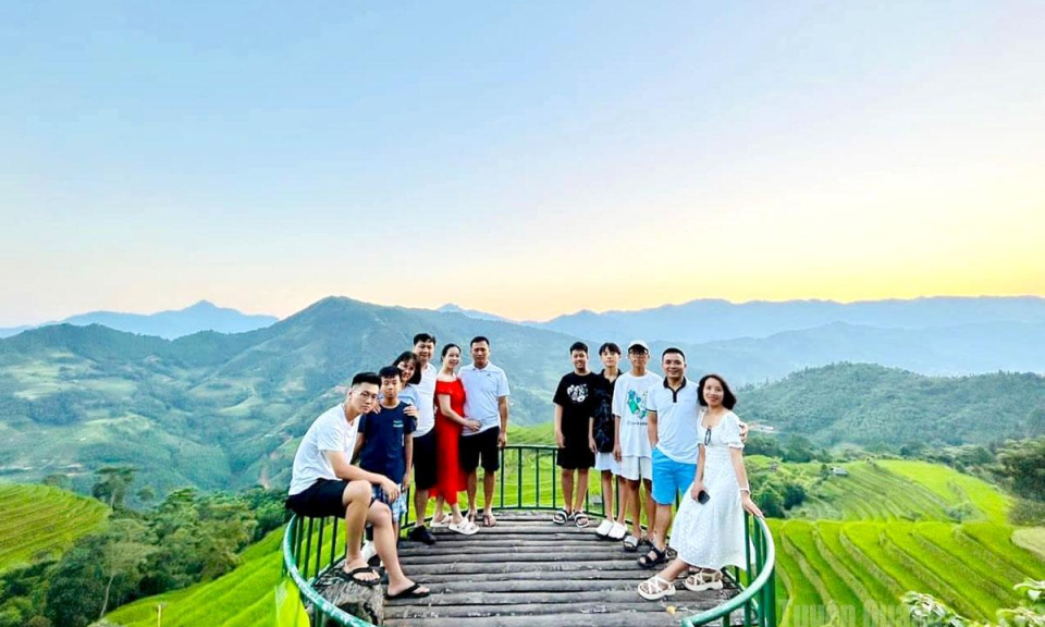 Tuy&ecirc;n Quang ban h&agrave;nh nhiều ch&iacute;nh s&aacute;ch đột ph&aacute; hỗ trợ ph&aacute;t triển du lịch giai đoạn 2026 - 2030