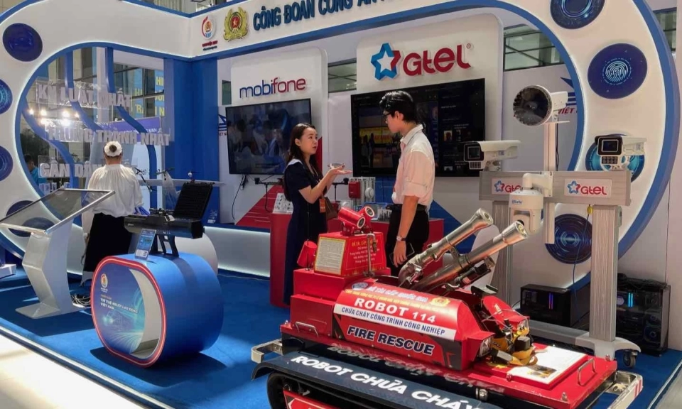 Giới thiệu c&aacute;c c&ocirc;ng tr&igrave;nh, sản phẩm ti&ecirc;u biểu của người lao động to&agrave;n quốc