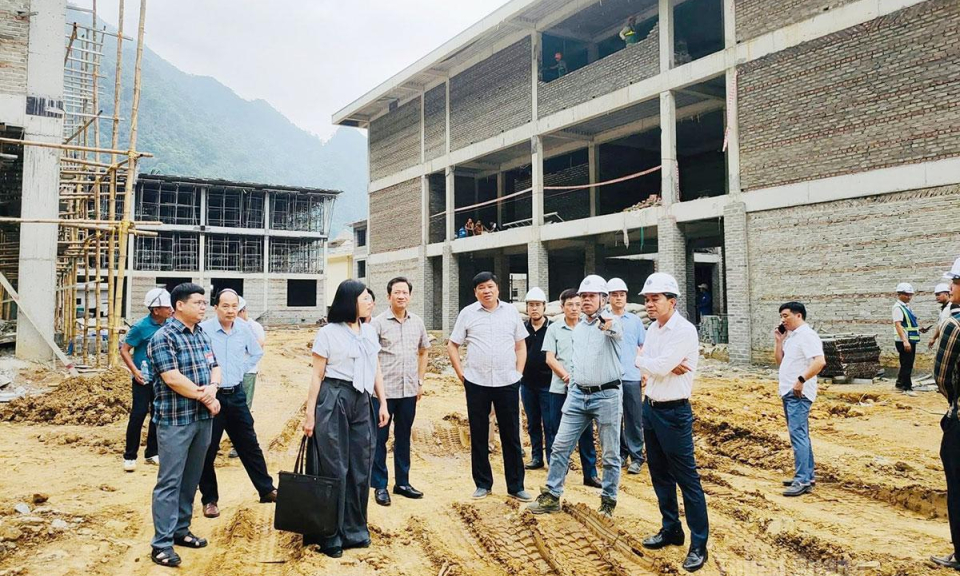 Đo&agrave;n c&ocirc;ng t&aacute;c Ủy ban Kiểm tra Trung ương kiểm tra Dự &aacute;n Trường Phổ th&ocirc;ng nội tr&uacute; li&ecirc;n cấp tại Minh T&acirc;n