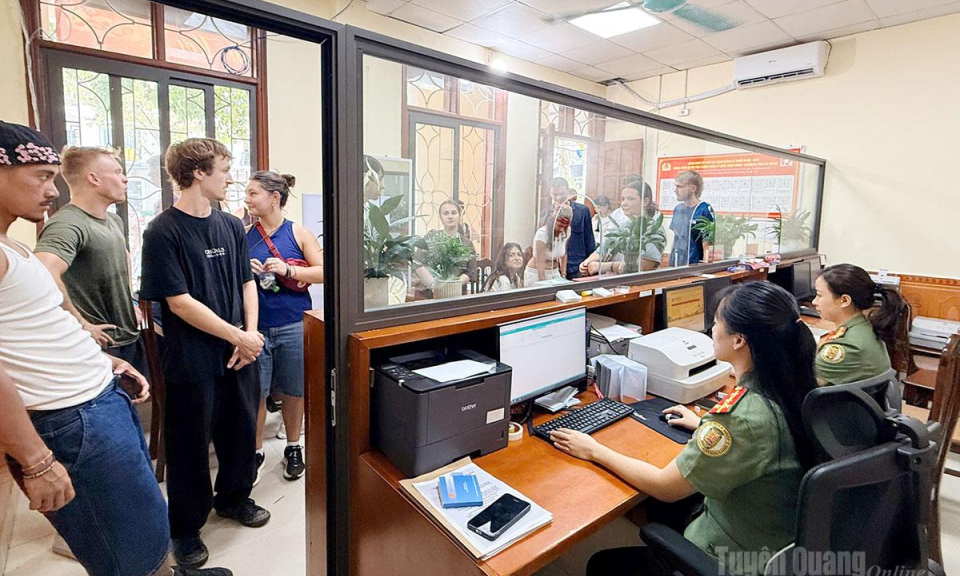 Tăng cường kiểm so&aacute;t người nước ngo&agrave;i cư tr&uacute;, hoạt động tại khu vực bi&ecirc;n giới