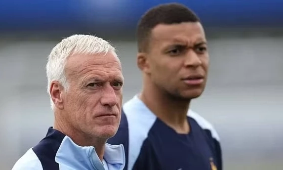 Ph&aacute;p yếu hay mạnh ở World Cup 2026: Sức mạnh nằm ở th&aacute;i độ của Mbappe?