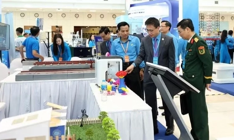 Đổi mới tư duy, h&agrave;nh động quyết liệt v&igrave; người lao động v&agrave; sự ph&aacute;t triển của tổ chức C&ocirc;ng đo&agrave;n
