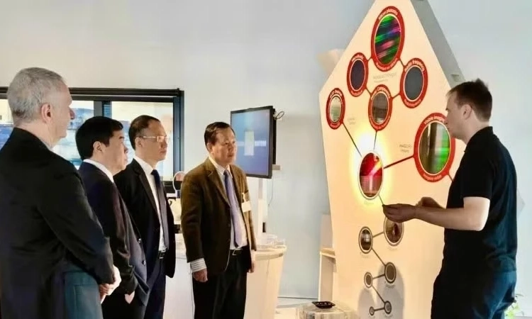 Khoa học x&atilde; hội nh&acirc;n văn v&agrave; c&ocirc;ng cuộc đổi mới s&aacute;ng tạo