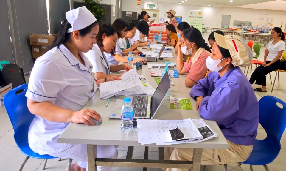 C&ocirc;ng đo&agrave;n kiến nghị tăng ng&agrave;y nghỉ lễ, giảm giờ l&agrave;m việc cho người lao động